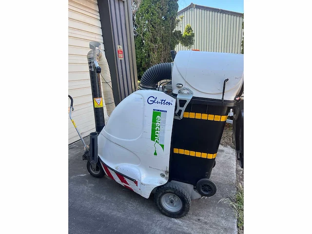 Collect 2411 electric - 2018 - straatveegmachine - afbeelding 11 van  12
