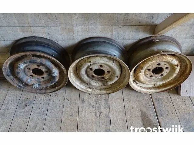 Collectie diverse vintage banden & velgen - afbeelding 3 van  32