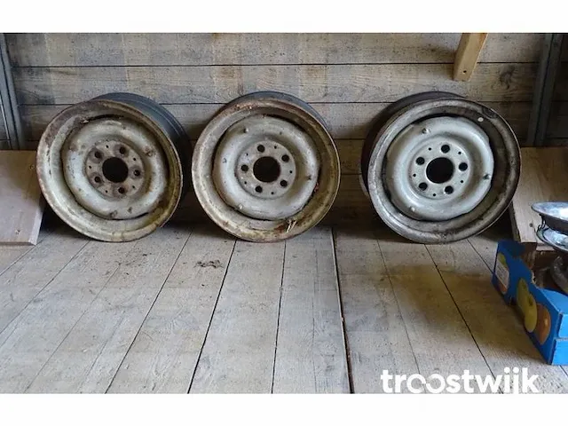 Collectie diverse vintage banden & velgen - afbeelding 4 van  32
