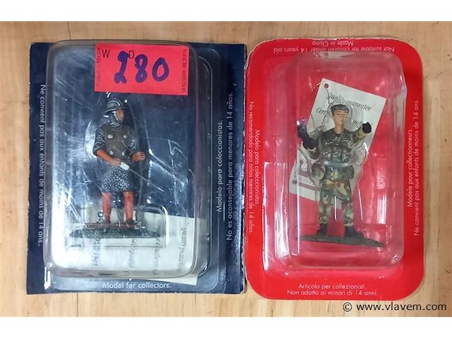 Collectie figuren - afbeelding 1 van  1