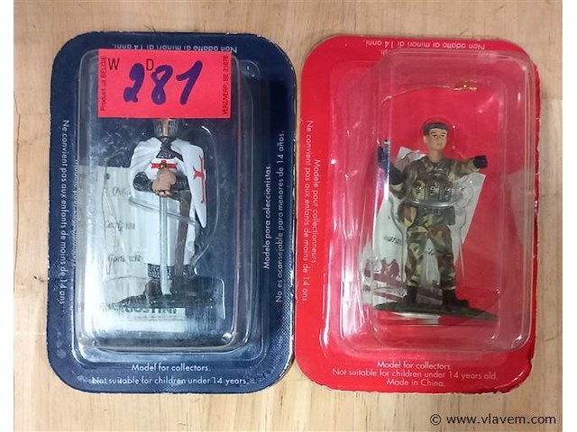 Collectie figuren - afbeelding 1 van  1