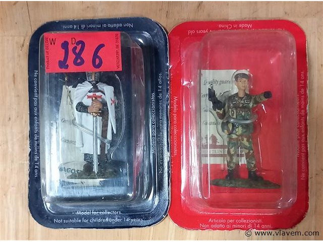 Collectie figuren - afbeelding 1 van  1