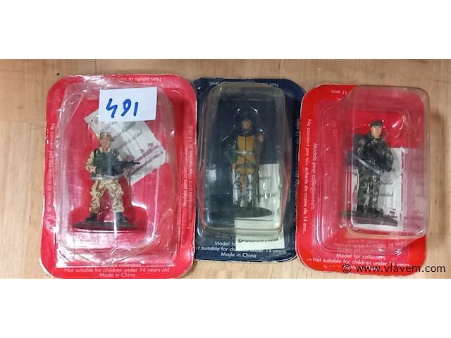 Collectie figuren - afbeelding 1 van  1