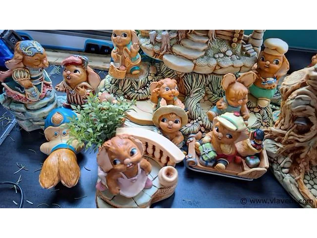 Collectie pendelfin beeldjes 16 stuks - afbeelding 2 van  8