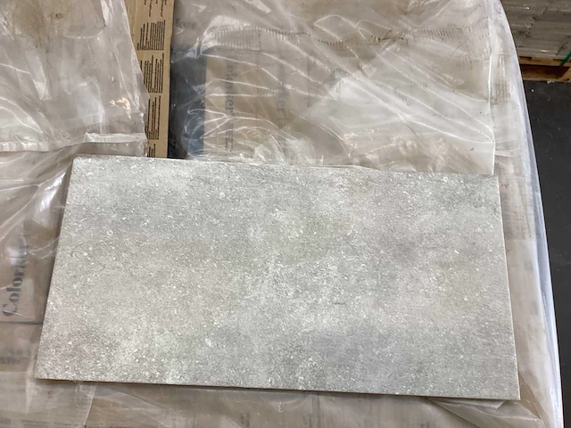 Colorker new beton light grey mat wandtegel 30,5x60,5 cm 70,86 m² - afbeelding 1 van  7