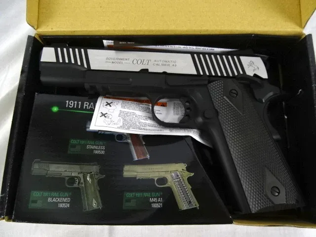 Colt 1911 - afbeelding 2 van  3