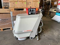 Comac cb40 schrobmachine - afbeelding 1 van  8
