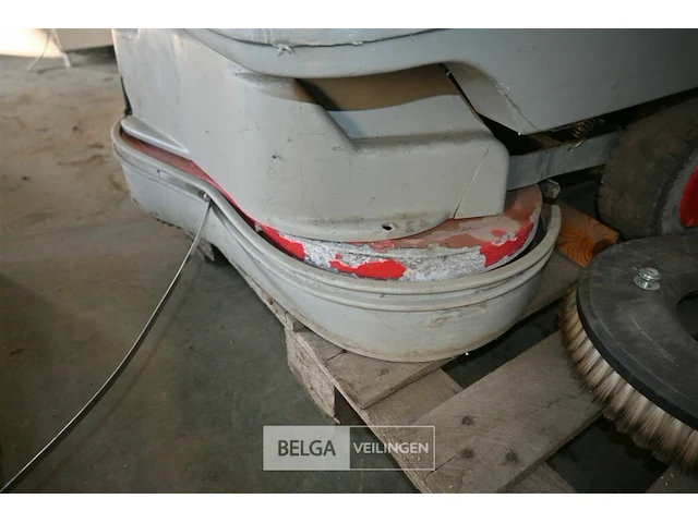 Comac media 26 schrobmachine - afbeelding 6 van  10