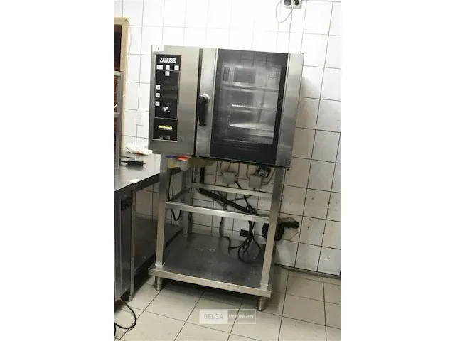 Combi steamer zanussi, type easy plus met undercounter - afbeelding 3 van  4
