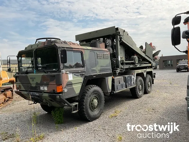 Combinatie 8+9 (voertuig + zendmast) - afbeelding 1 van  3
