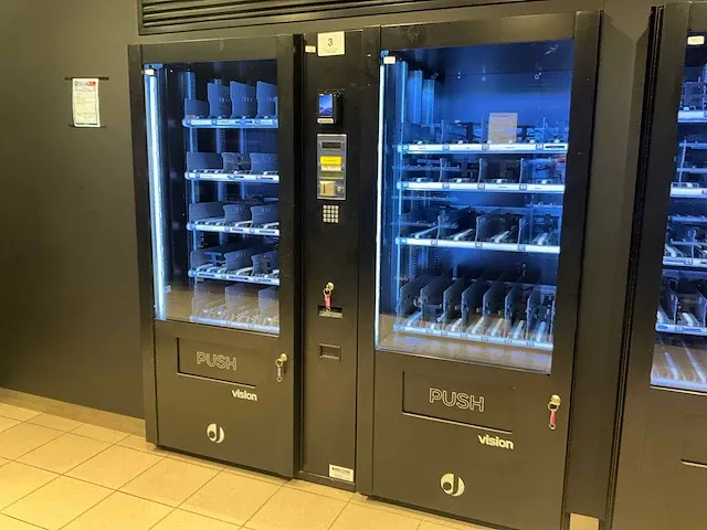 Combinatie van 2 verkoopautomaten jofemar vision get. esplus v6 c - afbeelding 1 van  22