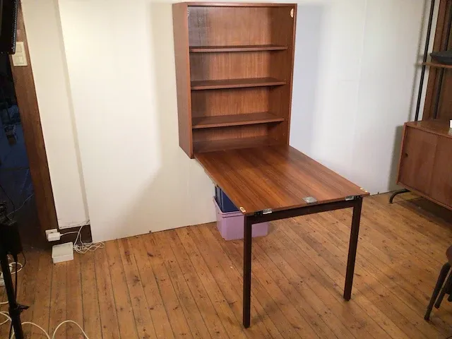 Combineurop hangkast met opplooibare tafel - afbeelding 1 van  9