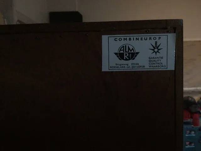 Combineurop hangkast met opplooibare tafel - afbeelding 9 van  9