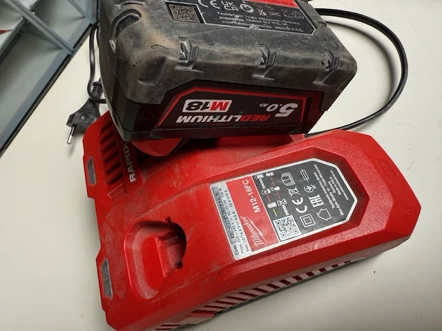 Combiset milwaukee, accu boor- en vijsmachine - afbeelding 5 van  14