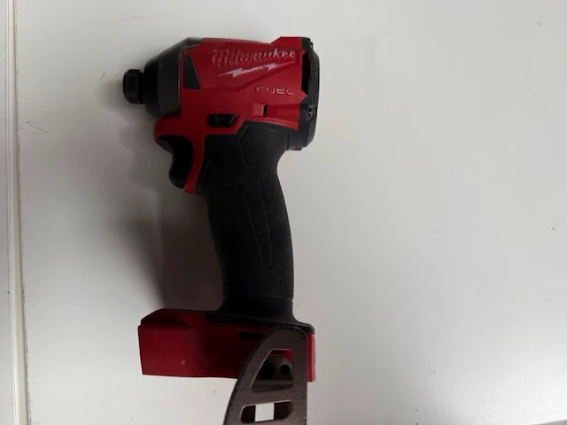 Combiset milwaukee, accu boor- en vijsmachine - afbeelding 10 van  14