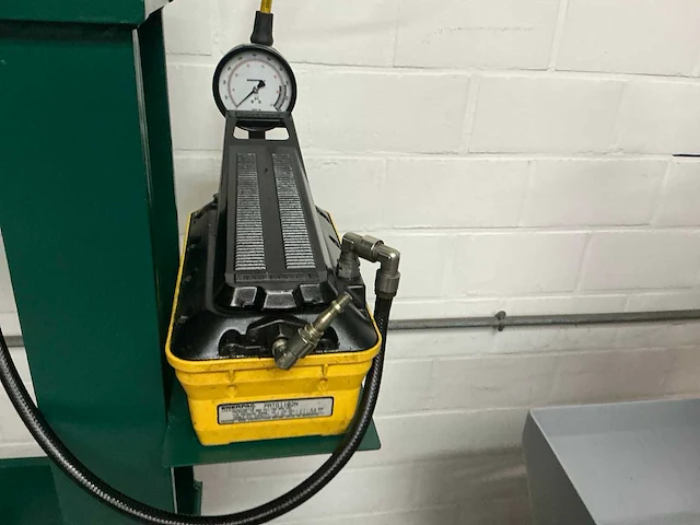 Compac hp40 werkplaatspers - afbeelding 7 van  9