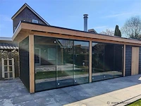 Compleet glazen schuifdeursysteem 3 deurs, veiligheidsglas 10 mm, 2400 mm breed, 3 stuks deuren 820 mm 2100 mm hoog, mat zwart ral 9005