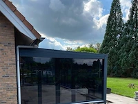 Compleet glazen schuifdeursysteem 3 deurs, veiligheidsglas 10 mm, 2400 mm breed, 3 stuks deuren 820 mm 2300 mm hoog, mat zwart ral 9005 - afbeelding 4 van  14