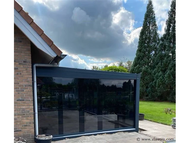 Compleet glazen schuifdeursysteem 3 deurs, veiligheidsglas 10 mm, 2400 mm breed, 3 stuks deuren 820 mm 2350 mm hoog, mat zwart ral 9005 - afbeelding 4 van  14