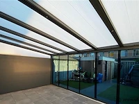 Compleet glazen schuifdeursysteem 3 deurs, veiligheidsglas 10 mm, 2400 mm breed, 3 stuks deuren 820 mm 2350 mm hoog, mat zwart ral 9005 - afbeelding 12 van  14