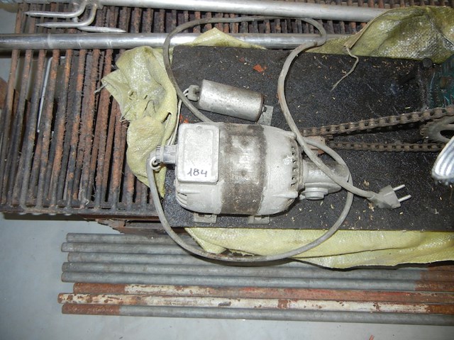 Complete bbq voor zwijn aan spit - afbeelding 1 van  3