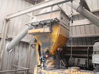 Complete betoncentrale bestaande uit silo's, betonmixer, aanvoerbanden enz - afbeelding 5 van  6