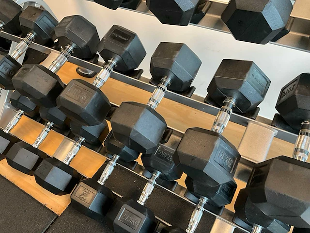Complete halterset tunturi 8-30kg + rack bodytone - afbeelding 10 van  12