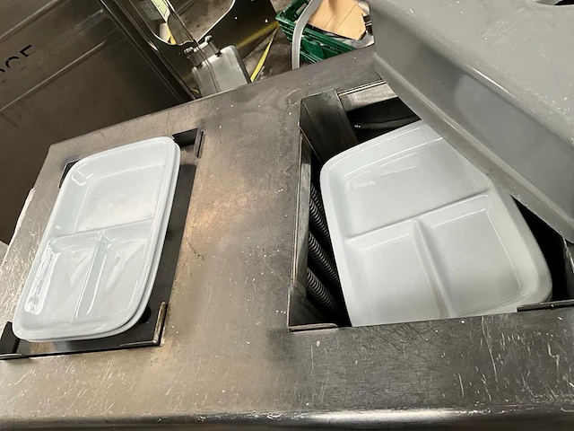 Complete inboedel keuken restaurant. - afbeelding 2 van  25