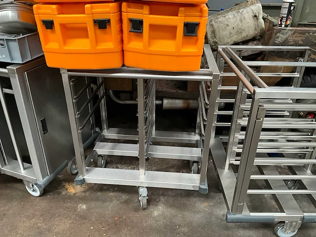 Complete inboedel keuken restaurant. - afbeelding 8 van  25