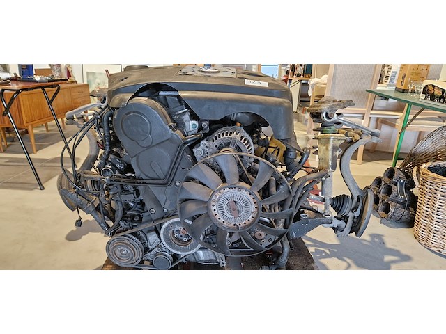 Complete motor volkswagen 1.9 tdi - afbeelding 2 van  4