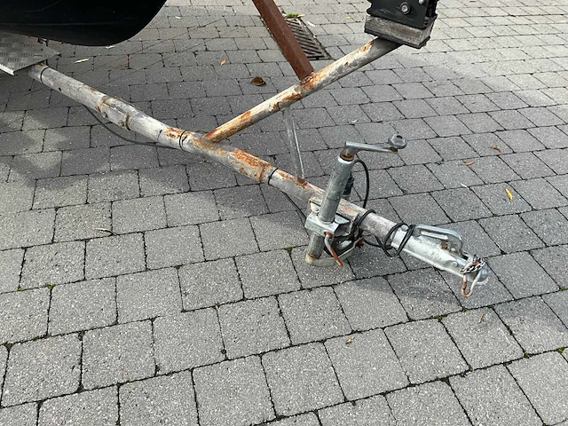 Complete vissersboot met honda buitenboordmotor + trailer (vaarklaar) - afbeelding 27 van  28