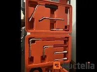 Compressiemeter voor benzine motoren en airbag gereedschap