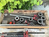 Compressor - draadsnijder - plaatschaar - buizenplooier - ijzerknipper - afbeelding 13 van  19