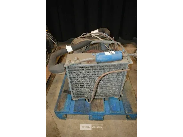 Compressor - zonder verdere gegevens - afbeelding 1 van  3
