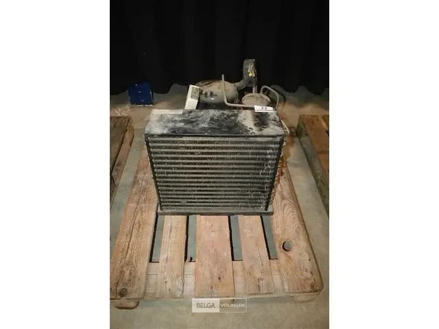 Compressor - zonder verdere gegevens - afbeelding 1 van  2