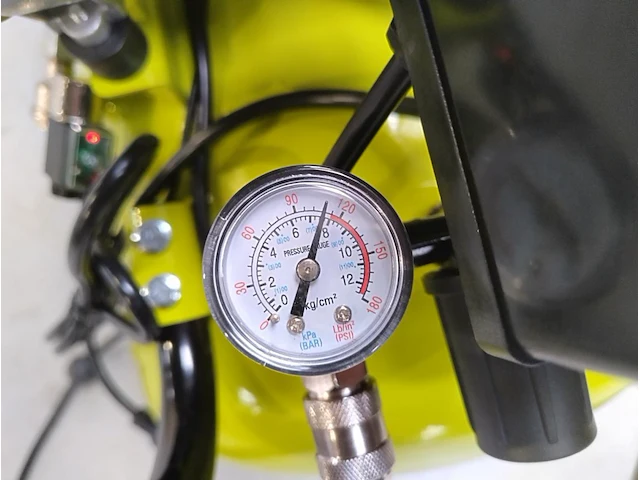 Compressor 100 liter olievrij stahlkaiser - afbeelding 3 van  11