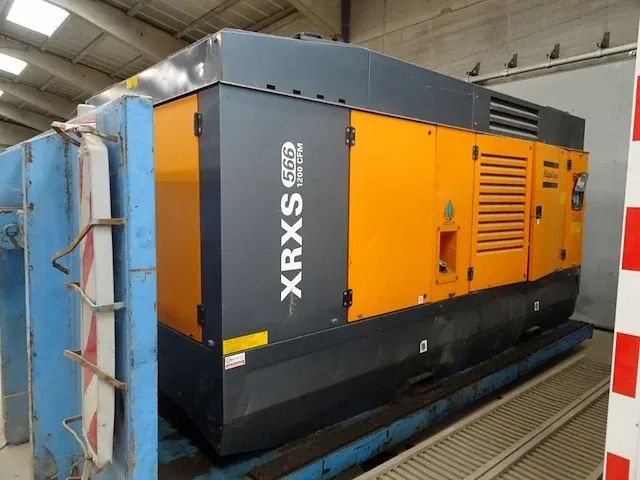 Compressor atlas copco op slee - afbeelding 7 van  13