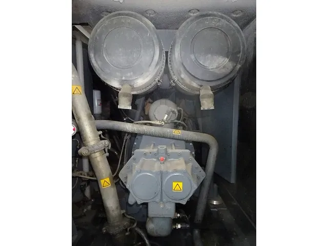 Compressor atlas copco op slee - afbeelding 11 van  13