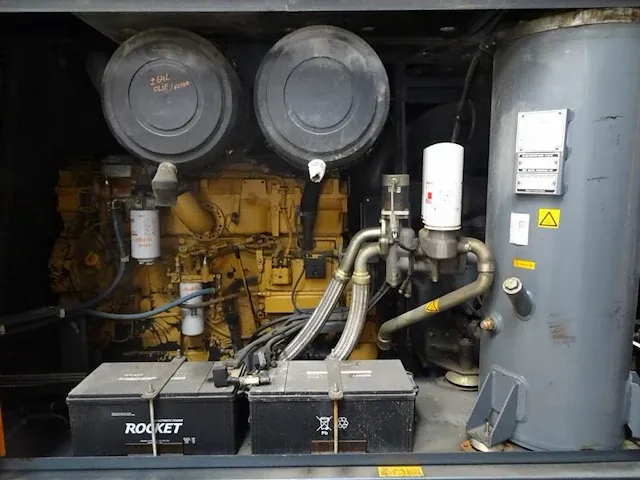 Compressor atlas copco op slee - afbeelding 12 van  13