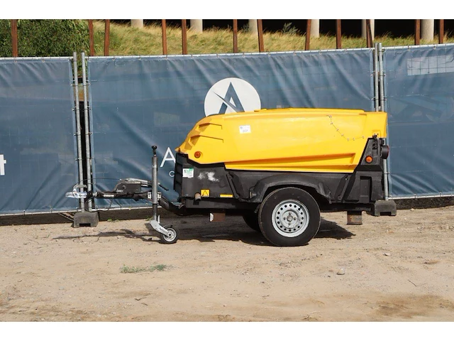 Compressor atlas copco xas6700 pe diesel 2006 - afbeelding 1 van  1