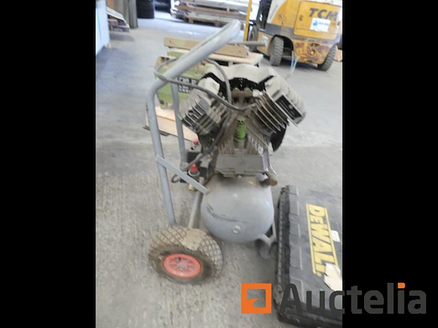 Compressor en klopboormachine - afbeelding 1 van  10