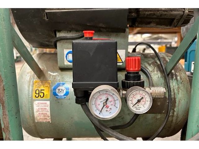 Compressor hitachi - afbeelding 4 van  7