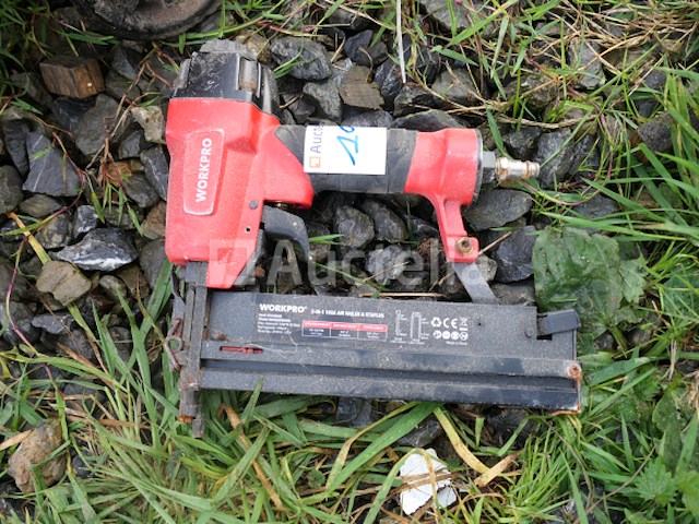 Compressor, kolomboormachine, spijkermachine - afbeelding 11 van  13