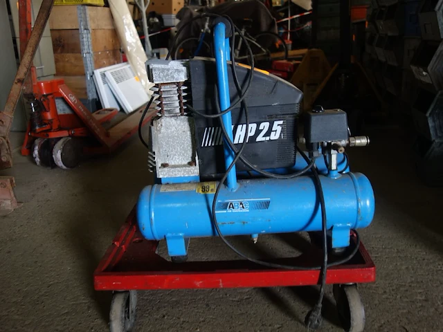 Compressor (na te zien) - afbeelding 1 van  3