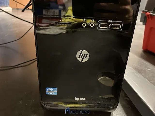 Computer hp compleet met 3 schermen, toetsenbord en muis en luidsprekers - afbeelding 2 van  7