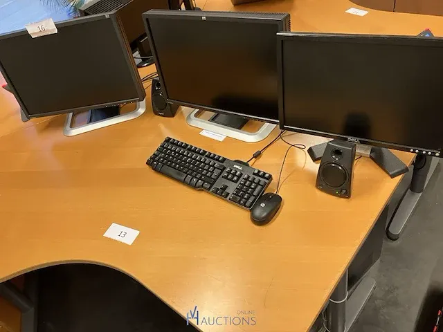 Computer hp compleet met 3 schermen, toetsenbord en muis en luidsprekers - afbeelding 3 van  7