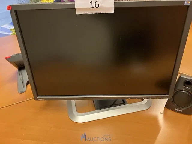 Computer hp compleet met 3 schermen, toetsenbord en muis en luidsprekers - afbeelding 4 van  7
