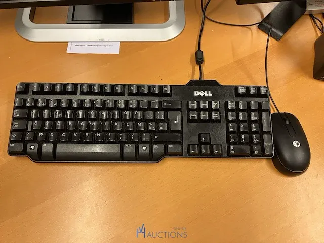 Computer hp compleet met 3 schermen, toetsenbord en muis en luidsprekers - afbeelding 7 van  7