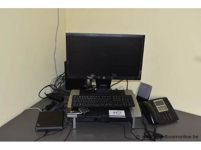 Computer hp plus tft scherm hp, paswoord niet gekend - afbeelding 1 van  2