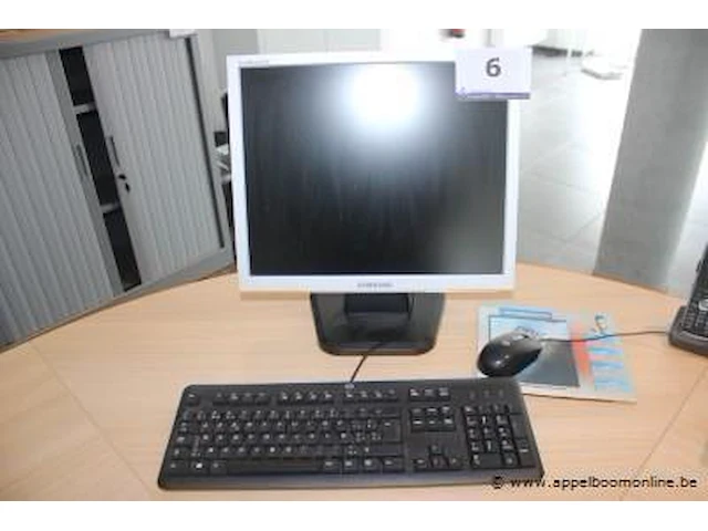 Computer plus tft scherm samsung, paswoord niet gekend - afbeelding 1 van  3